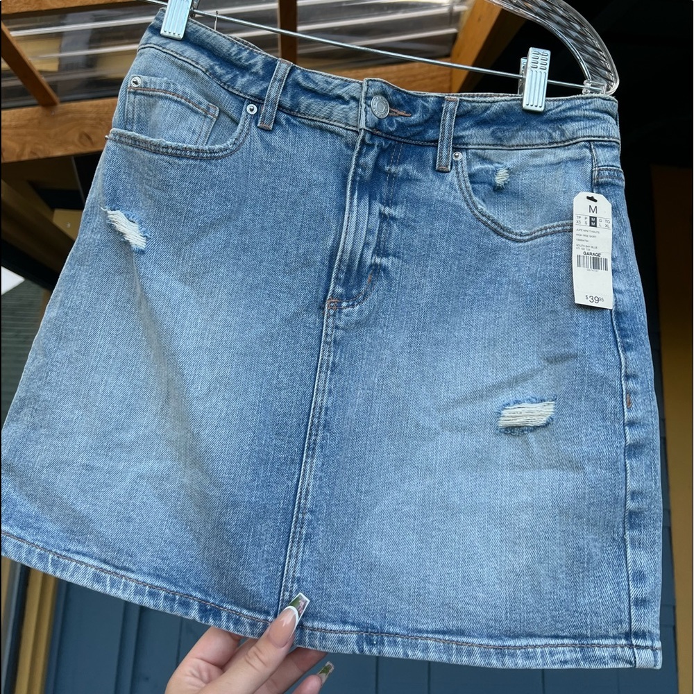 Garage distressed skirt